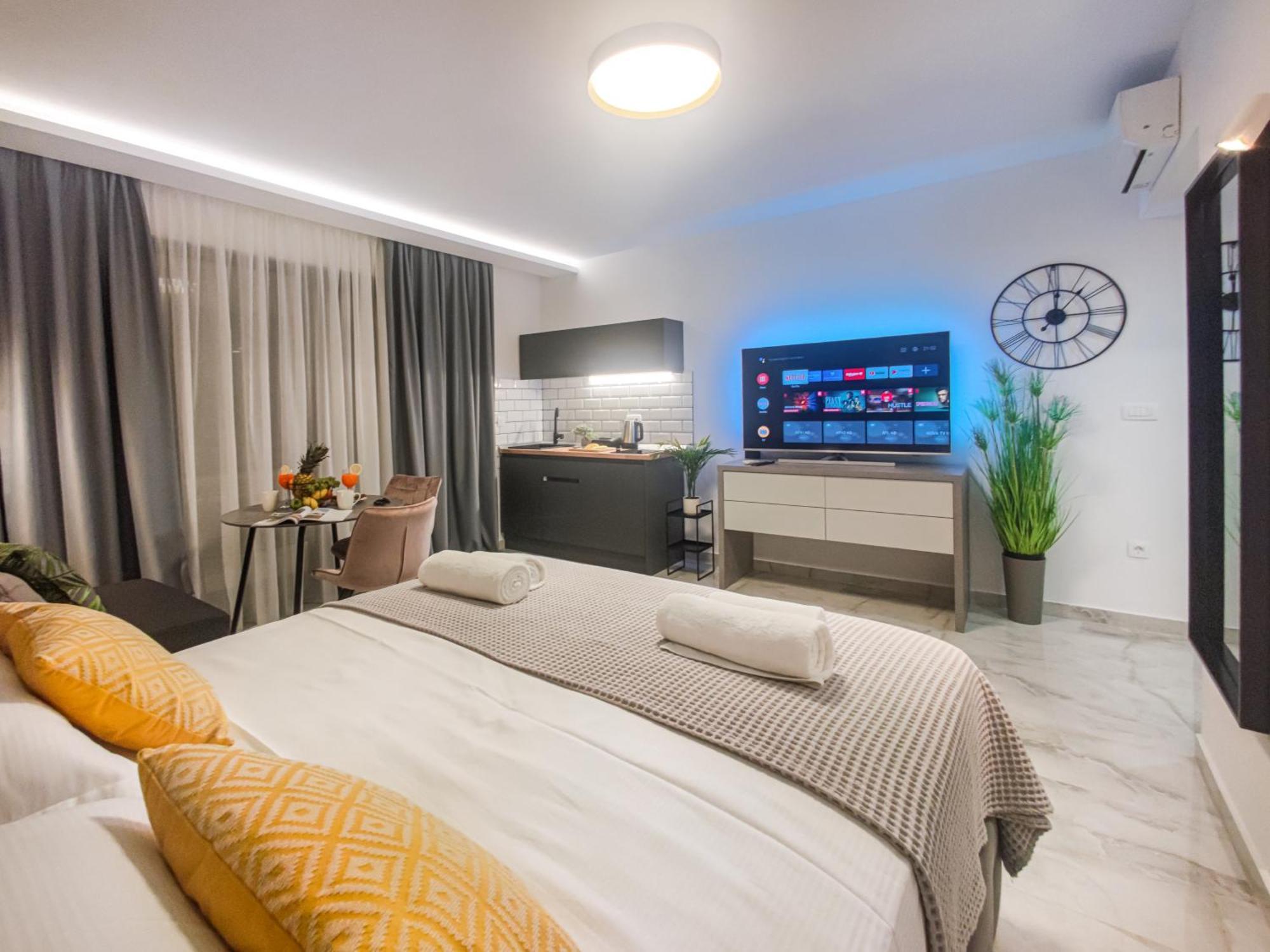 Sunnyside Luxury Suites With Free Parking And Swimming Pool Brela Exterior photo